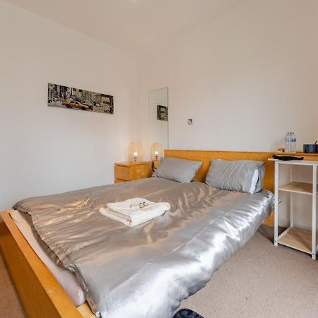 Private Room In Cardiff City Center 外观 照片
